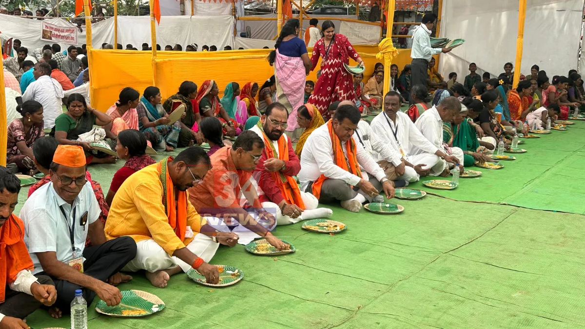 Mla Kishor Jorgewar । कोणताही प्रोटोकॉल नाही, विशेष सोय नाही; महाकालीच्या दरबारात आमदार झाले सामान्य भक्त