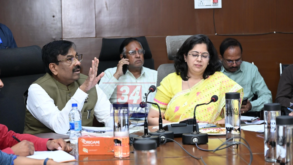 Railway Encroachment । चंद्रपूरकरांना मोठा दिलासा! रेल्वेच्या जागेवरील घरांबाबत सुधीर मुनगंटीवारांचा 'मानवतावादी' तोडगा