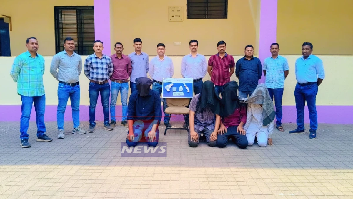 MSEDCL Electricity Theft । सावधान! मीटरमध्ये छेडछाड पडली महागात; चंद्रपुरात 'अशा' पद्धतीने पकडली ४० हजारांची वीज चोरी MSEDCL Electricity Theft । सावधान! मीटरमध्ये छेडछाड पडली महागात; चंद्रपुरात 'अशा' पद्धतीने पकडली ४० हजारांची वीज चोरी